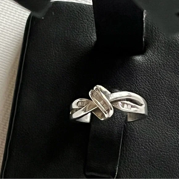 925 Sterling Silver Vintage Genuine Diamond Ring - Picture 5 of 11